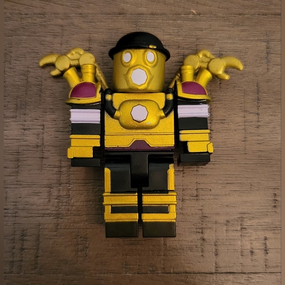 Jazwares Roblox Dungeon Quest 2.5" Inch 6 Count Action Figure Lot W/ Goliath - Picture 6 of 7